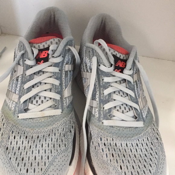 New Balance 860 Running Sneakers Sz 8 - Picture 2 of 3